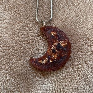 🌙 Beautiful Moon pendant with gold flakes